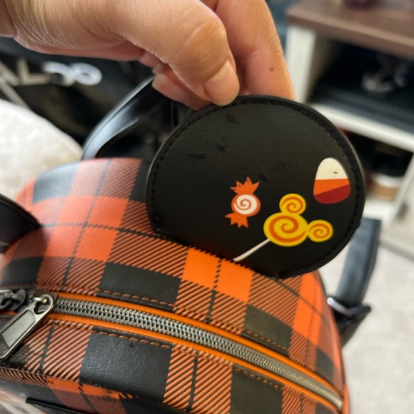 Disney loungefly backpack - Picture 4 of 9